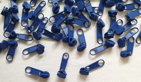 Húzókocsi 3 mm széles spirálú végtelen húzózárhoz - kék