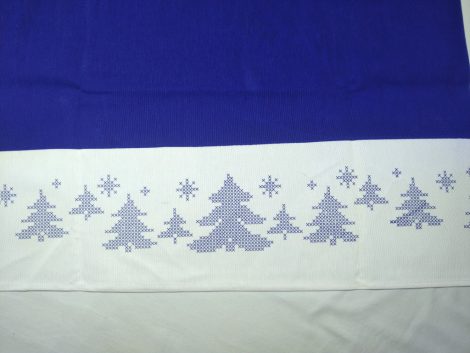 Fenyőfás keresztszemes előfestett asztalterítő