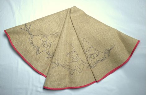 Négy évszak manói - előfestett karácsonyfatalp takaró