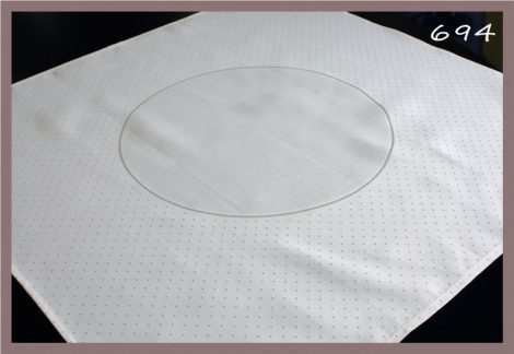 Jacquard mintás, hímezhető terítő – pöttyös