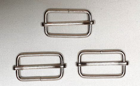 Állítható fém csúszka – 30 mm-es hevederhez