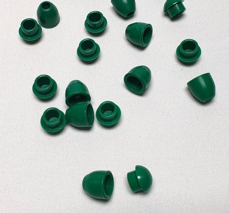 Összepattintható zsinórvég kupak zöld színben – praktikus és esztétikus megoldás 